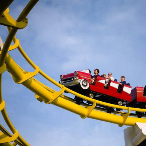 Parc d'attractions à proximité du Camping Domaine du Logis à La Chapelle-aux-Filtzméens Homair